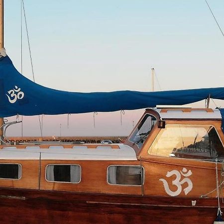 "Om" Yacht Hotel Nida Exterior photo